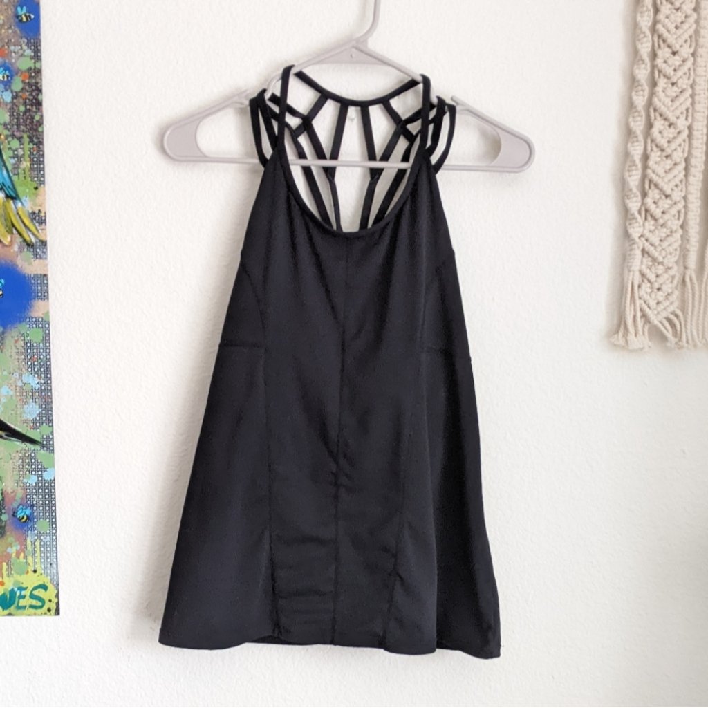 Fabletics Black Strappy Back Athletic Tank Top With Built In Bra